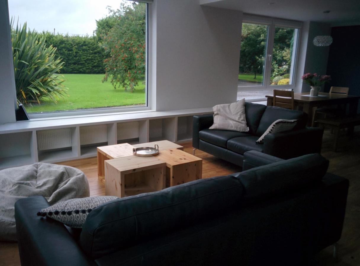 Spacious Contemporary Chalet Type Apartment. Galway Kültér fotó